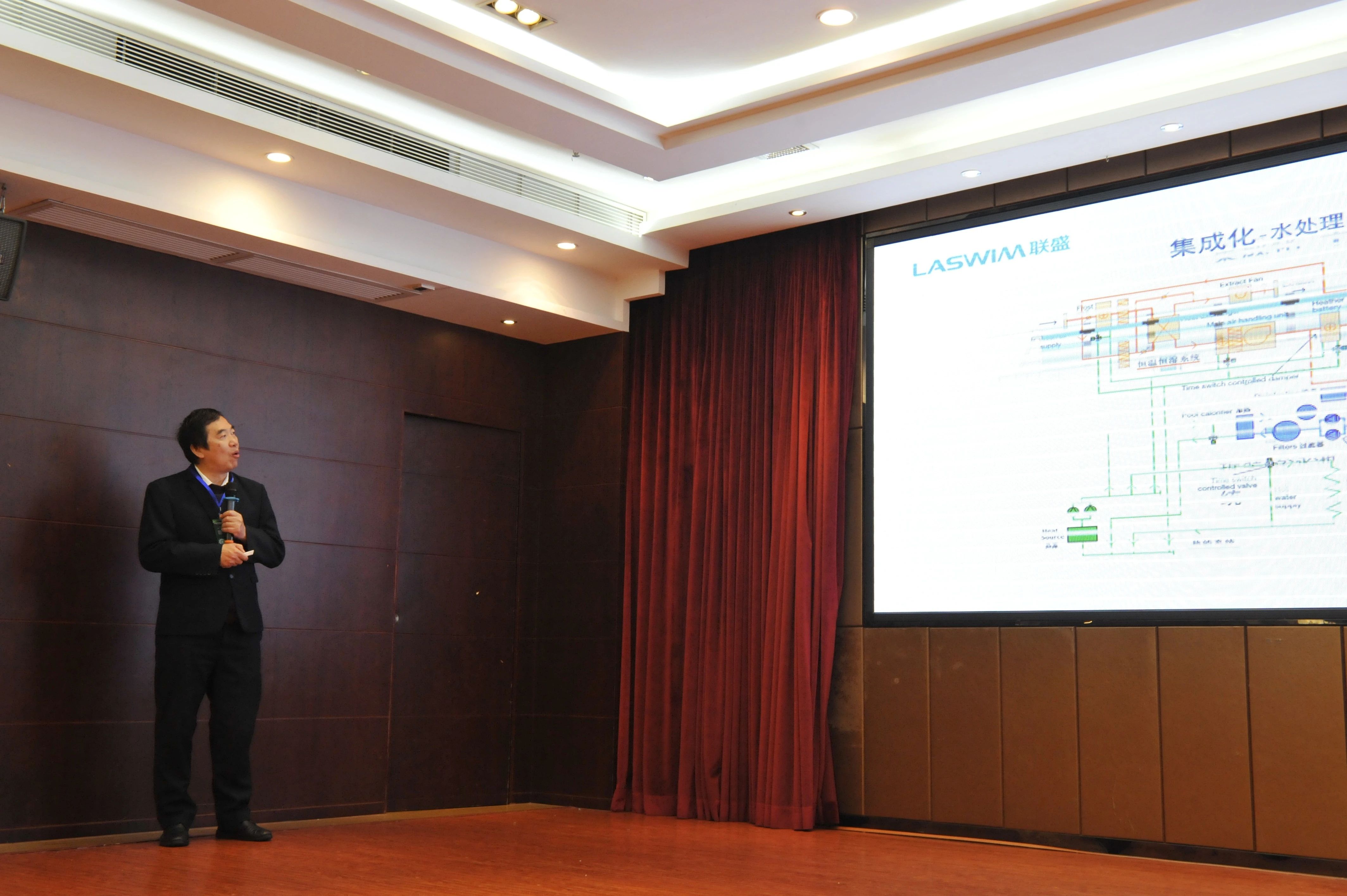 建筑水環(huán)境技術(shù)研發(fā)中心專家劉春生先生現(xiàn)場(chǎng)分享.jpg