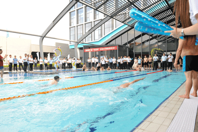 一年一度的游泳競賽